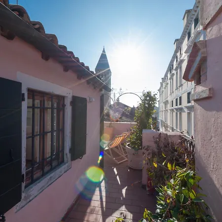 Nyaraló G House *